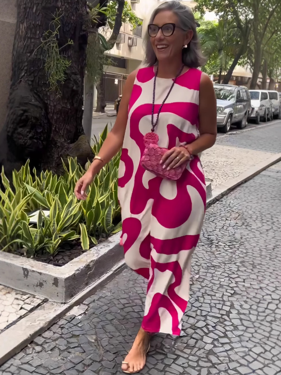 V-neck printed sleeveless dress