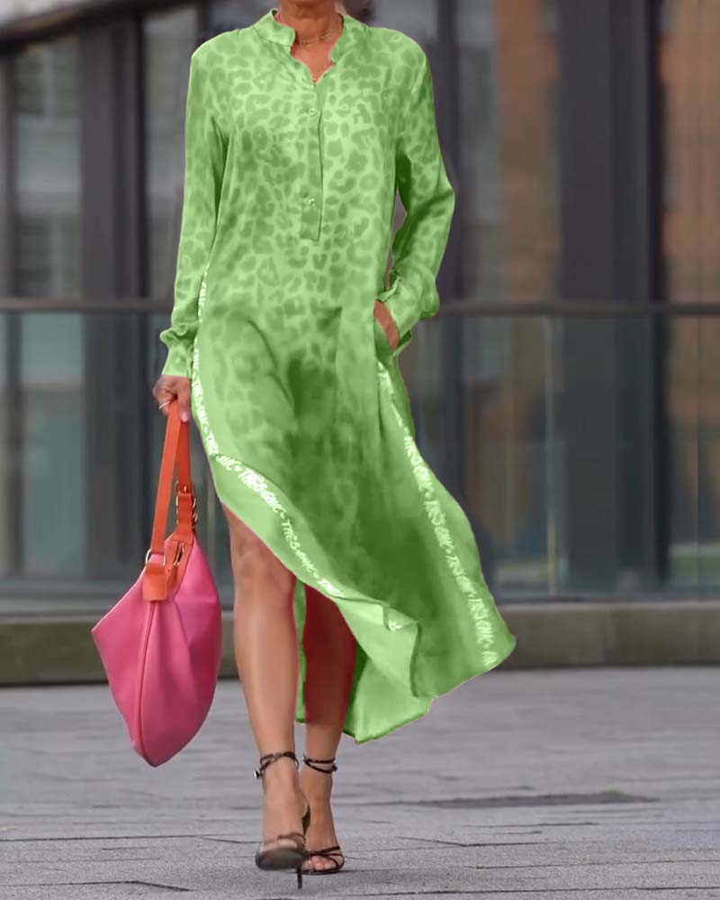 Sukienka z długim rękawem i rozcięciem w panterkę