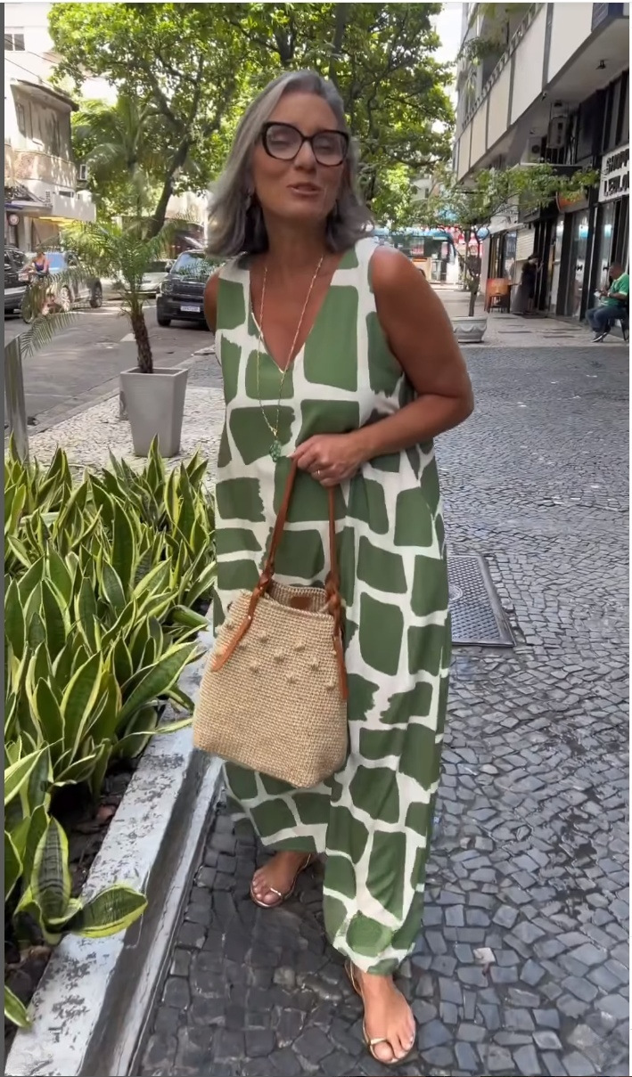 V-neck printed sleeveless dress